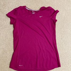 NIKE dri it short sleeve shirt